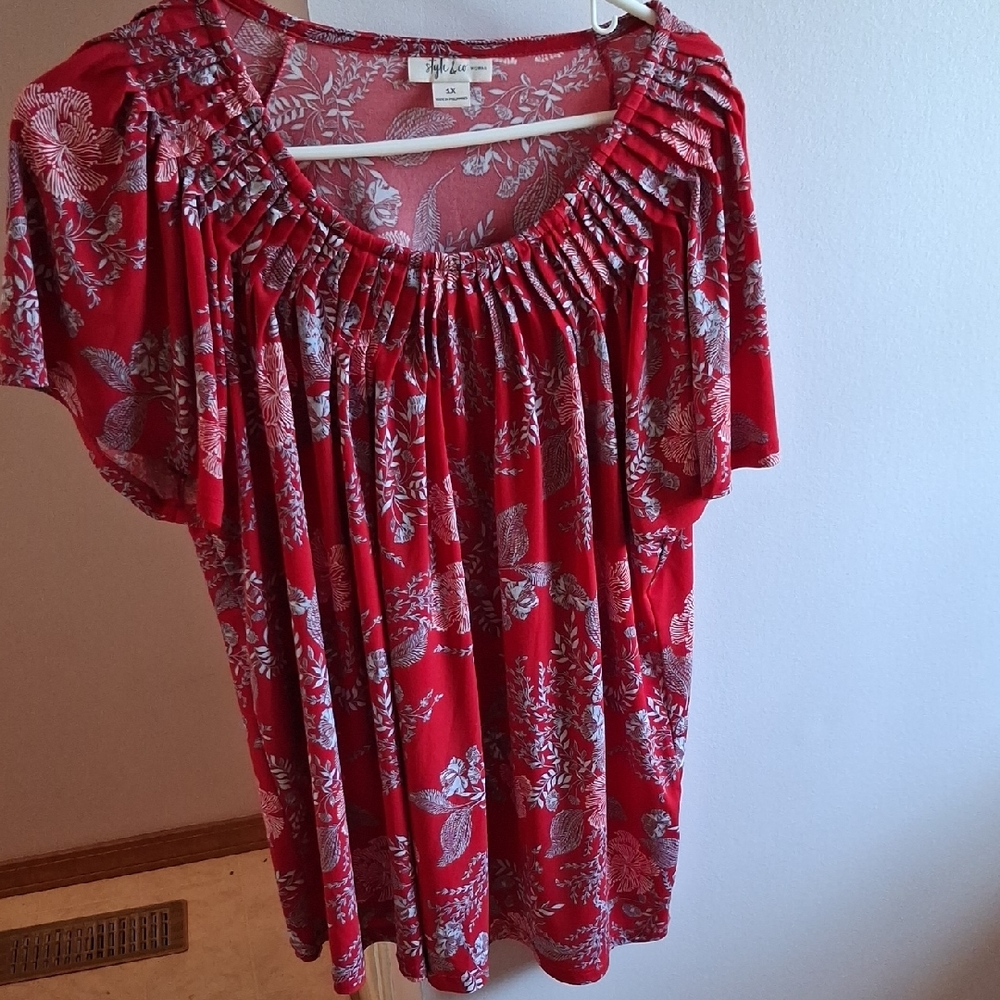 Women's Red Floral Gathered Neck Top